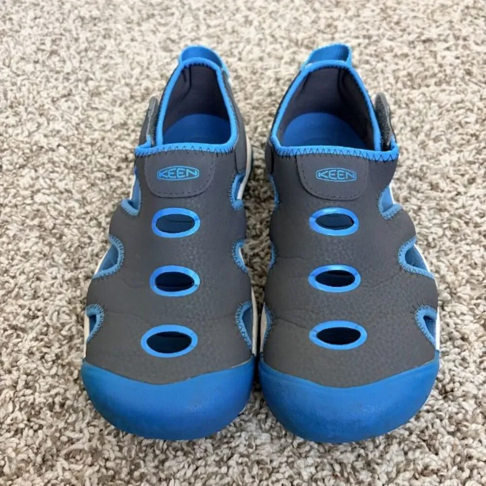 Size 4 / Boys KEEN Water Sandals